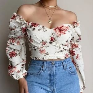 Privy Floral Off Shoulder Crop Top with Long Sleeves. Size:‎ M